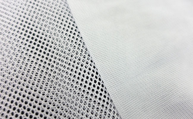 Mesh size of a fine and coarse filter media bag close-up