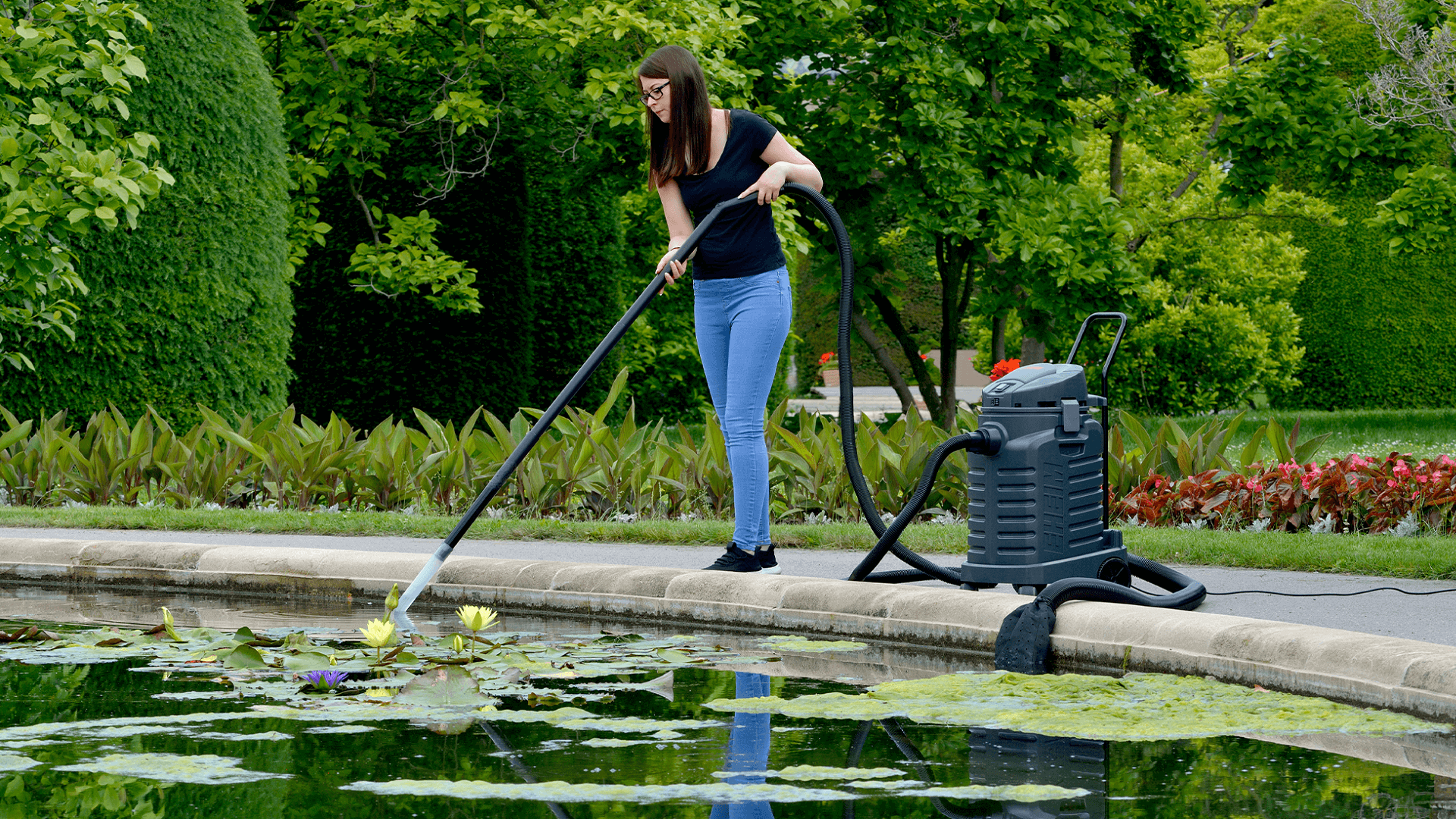 The Best Pond Vacuums - Reviews & 2022 Buying Guide